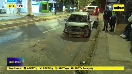 Hombre perdió control y chocó contra muralla