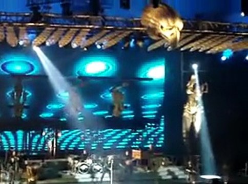 2009 - Johnny Hallyday - Je m’arrête là (Zénith de Saint-Étienne, 08 mai)