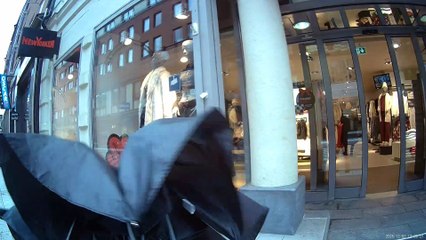 Promenad i staden och talar om Viktiga saker.