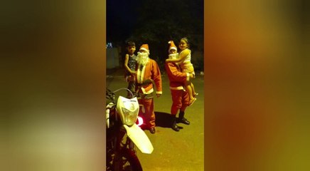 Papá Noel Llegó En Moto De La Policía