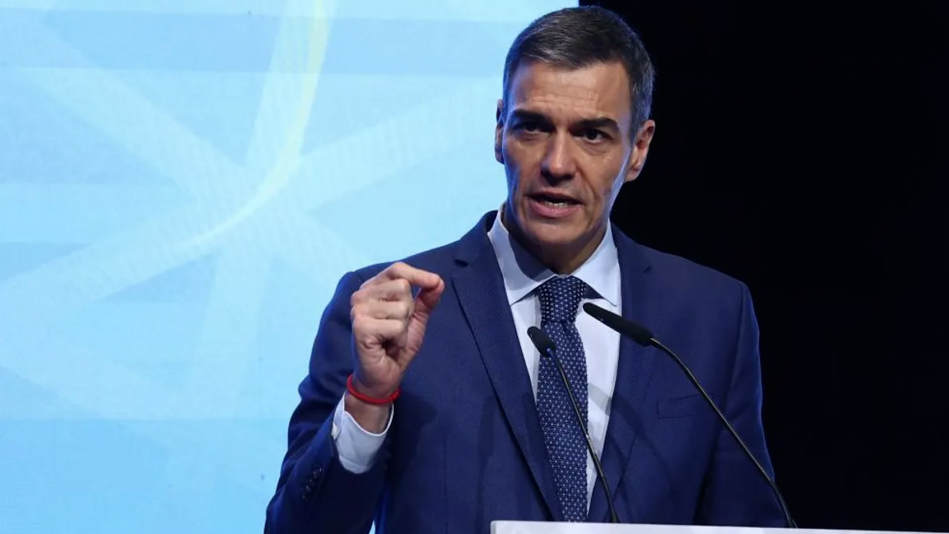 El presidente del Gobierno, Pedro S�nchez, ha respondido con firmeza a las �ltimas acusaciones lanzadas por el ex ministro de Transportes, Jos� Luis �balos, calific�ndolas rotundamente de "mentira" y recalcando que no va a aceptar "ninguna amenaza ni ning�n chantaje".