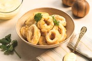 Calamares rebozados con alioli de mango