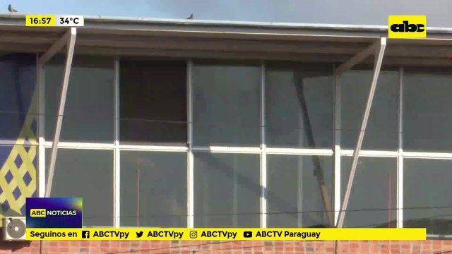 Sin techo ni ventanas en bloques del Abasto