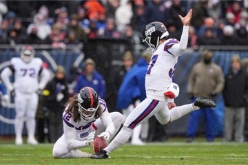 Giants’ field goal attempt ends in a strangely botched moment