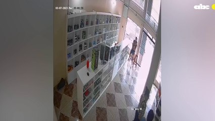 Buscan A Mujeres Filmados Hurtando Celulares En Varios Comercios