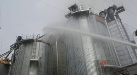Se Tuvo Que Recurrir A Piletas Con Agua Para Que Bomberos Trabajen Con Mayor Fuerza