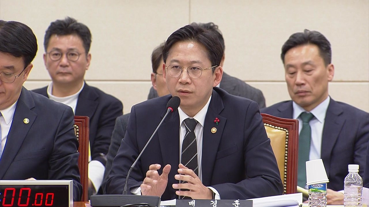 정부, KT 영업정지·위약금 면제 등 검토 / YTN