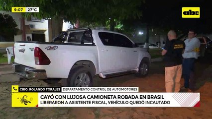 Video: asistente fiscal cae con lujosa camioneta robada en Brasil