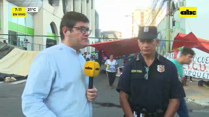 Video: Policía acompaña movilización campesina