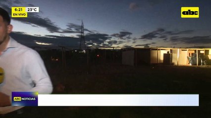 Reubican a familias por crecida del río