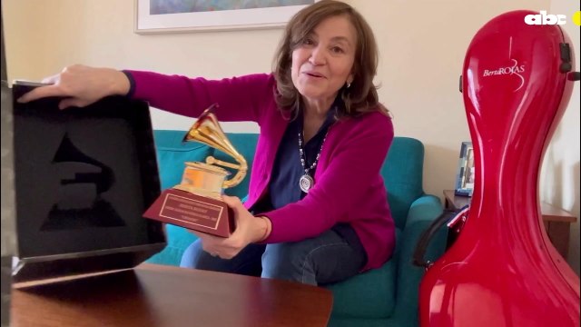 Berta Rojas recibe su Latin Grammy