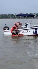 Video: Joven rescatada después de haberse lanzado desde el puente San Roque González
