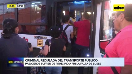 Video: Pasajeros sufren de principio a fin la falta de buses