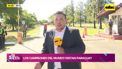 Video: Los campeones del mundo visitan Paraguay