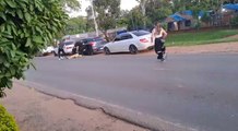 Un joven recibió una golpiza en la vía pública en la mañana de este domingo al salir de un local bailable en Villarrica, departamento de Guairá.