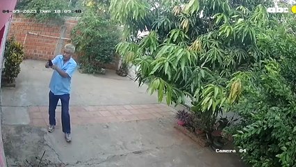 Feminicidio: Circuito cerrado muestra cómo un hombre dispara a su hijastra desde una ventana