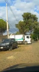 Ciudadano Grabó A Un Camión De La Comuna Que En Realidad Levantaba Malezas De Un Predio Abandonado