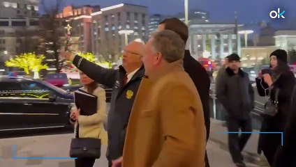 Pillan a los enviados de Trump en Rusia cenando en Moscú con personal de Putin