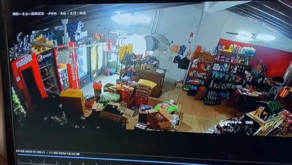 asaltan con violencia a distribuidor de bebidas en Mariano