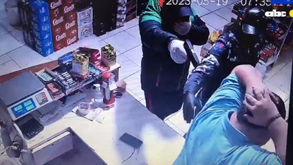 Circuito Cerrado Del Momento Del Asalto Al Local Comercial En San Rafael Del Paraná