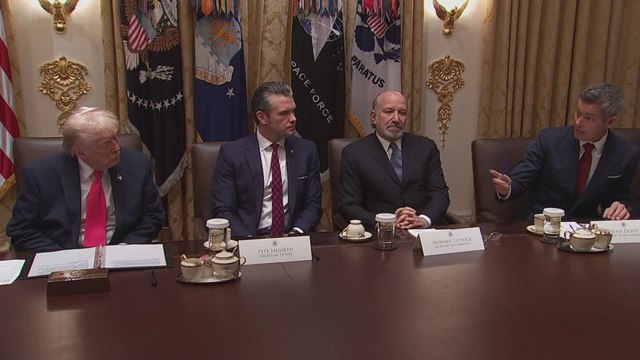 Cabinet Meeting Moment: Duffy Urges Passengers to Say Please, Thank You, and Skip the Pajama