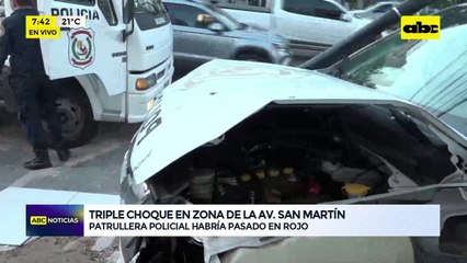 Video: Accidente de tránsito involucra a patrullera de la Policía
