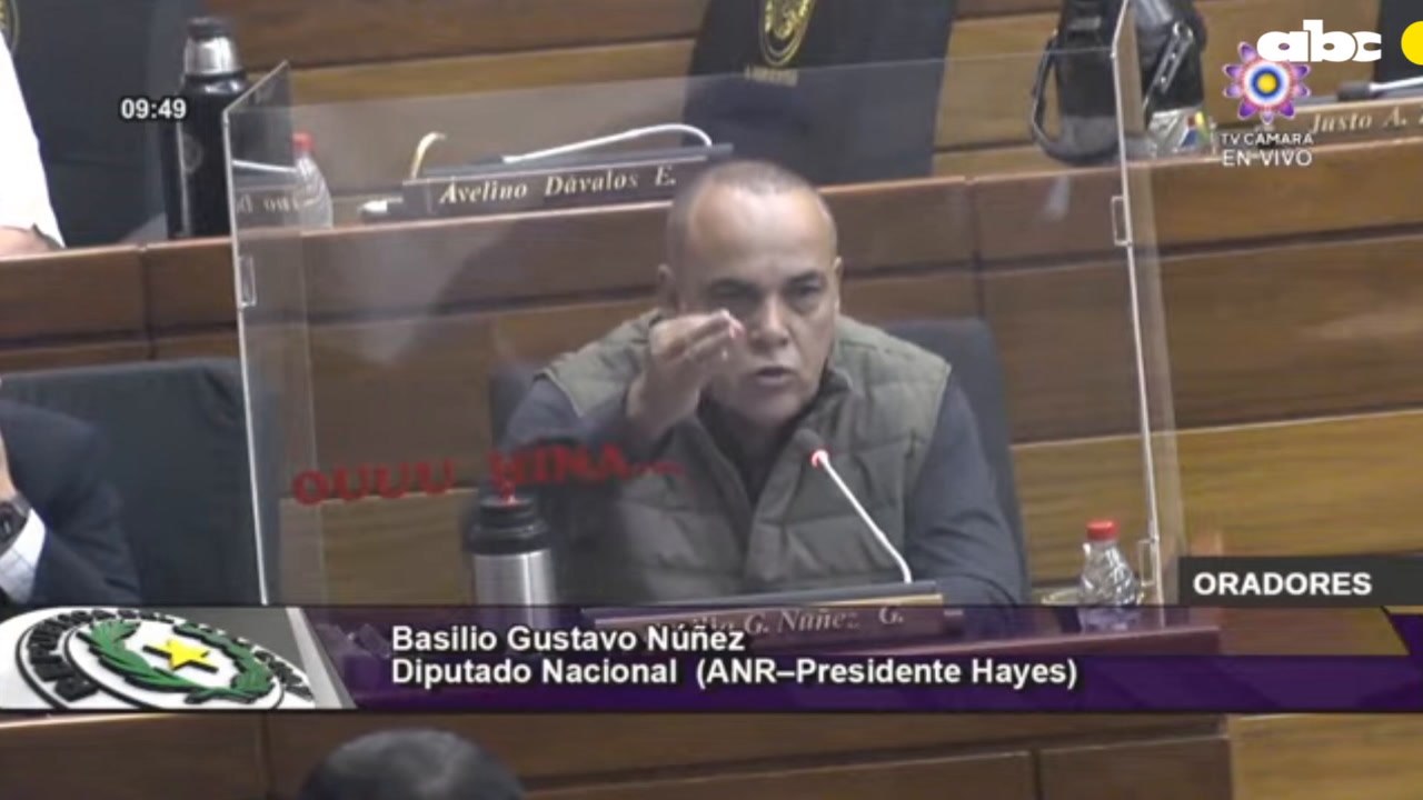Basilio "Bachi" Núñez homenajea a "Calé" Galaverna y Villarejo retruca