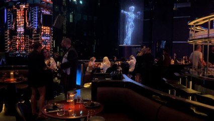 Dubaï : un "chef IA" conçoit un "tartare de dinosaure"