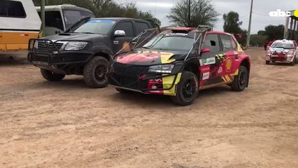 Los autos ingresan al Parque Cerrado para la instalación del GPS.