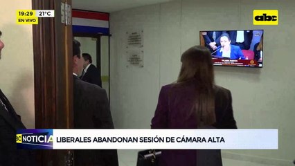 Video: Opositores abandonan sesión de Cámara Alta