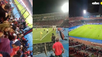 La invasión de los hinchas de Cerro Porteño en pleno partido