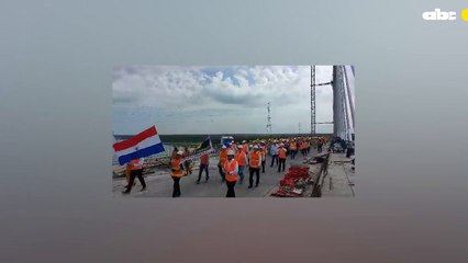 Trabajadores Cruzan Por Primera Vez El Puente Héroes Del Chaco