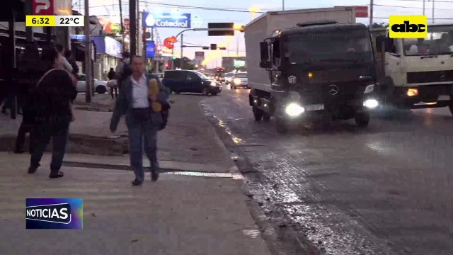 Regulada de buses: pasajeros esperan hasta 40 minutos en las paradas