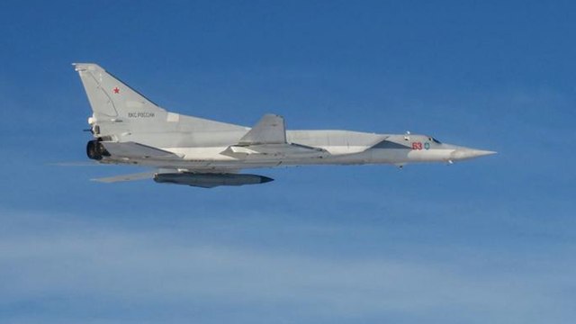 La Russie exhibe ses bombardiers Tu-22M3 et des missiles supersoniques en mer Baltique