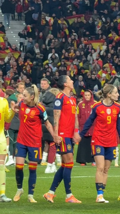 ¡Y Jenni vuelve a sonreir! Después de todo lo vivido vuelve a ser campeona con su España