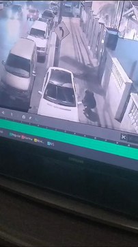 en segundos robaron el vehículo de un músico mientras ofrecía su show artístico