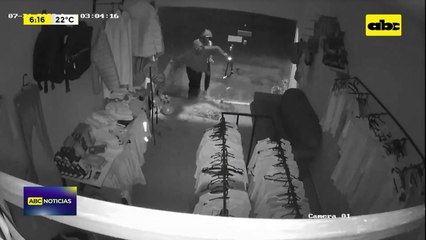 Video: Robaron tienda de deportes en Guarambaré