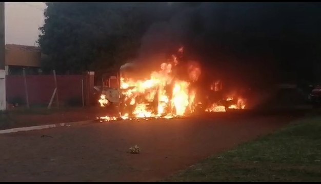 Incendio De Camiones Cisternas En Villa Elisa