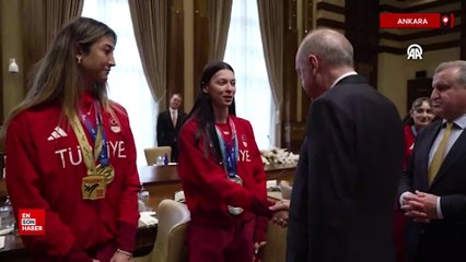 Cumhurbaşkanı Erdoğan, çeşitli branşlardan başarılı sporcuları kabul etti