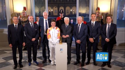 Milano-Cortina 2026, la fiamma olimpica consegnata a Mattarella al Quirinale