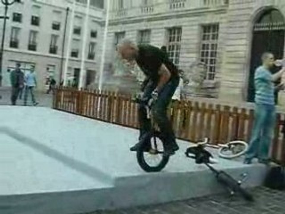 Les Monocycleurs In Chalons 2
