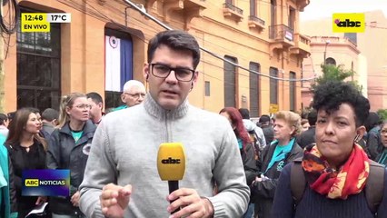 Video: Movilización de funcionarios de la UNA