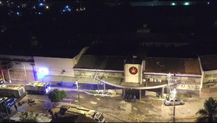 Vista aérea nocturna de la Cárcel de Tacumbú
