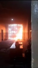 Reos toman la cárcel de Tacumbú, incendian zonas y lanzan piedras a policías