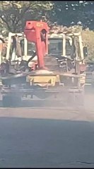 Grua De La Pmt Emitiendo Mucho Humo