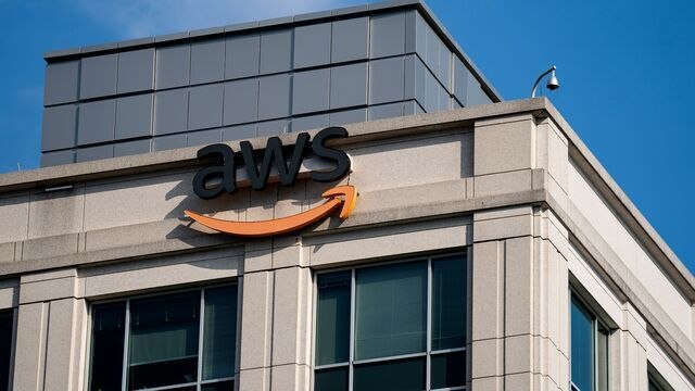 How Amazon is Embracing the AI 'Chaos'