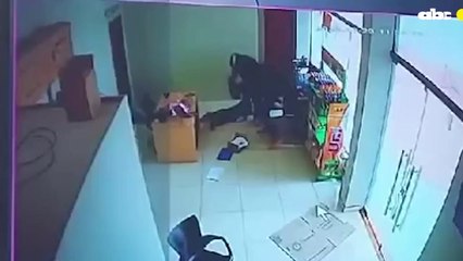 Así asaltan estación de servicio y roban unos G. 65 millones