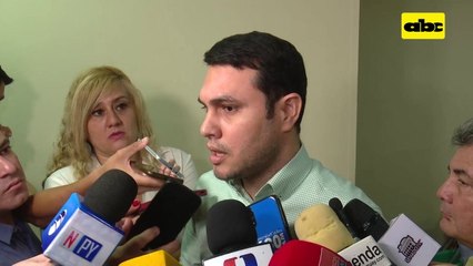 Hernán Rivas niega poseer título falso