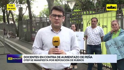 Video: Docentes en contra de aumentazos de Peña