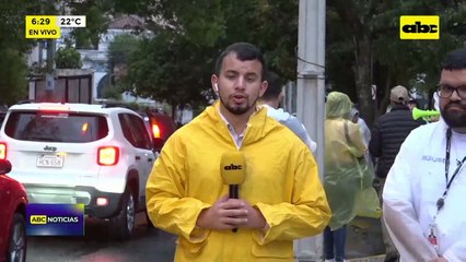 Video: descontratados de Itaipú protestan frente a sede de la Binacional en Asunción
